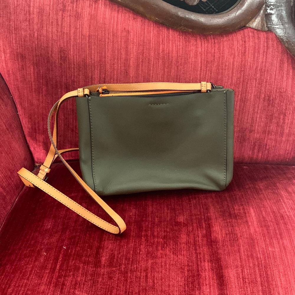 Rag & bone passenger crossbody bag!